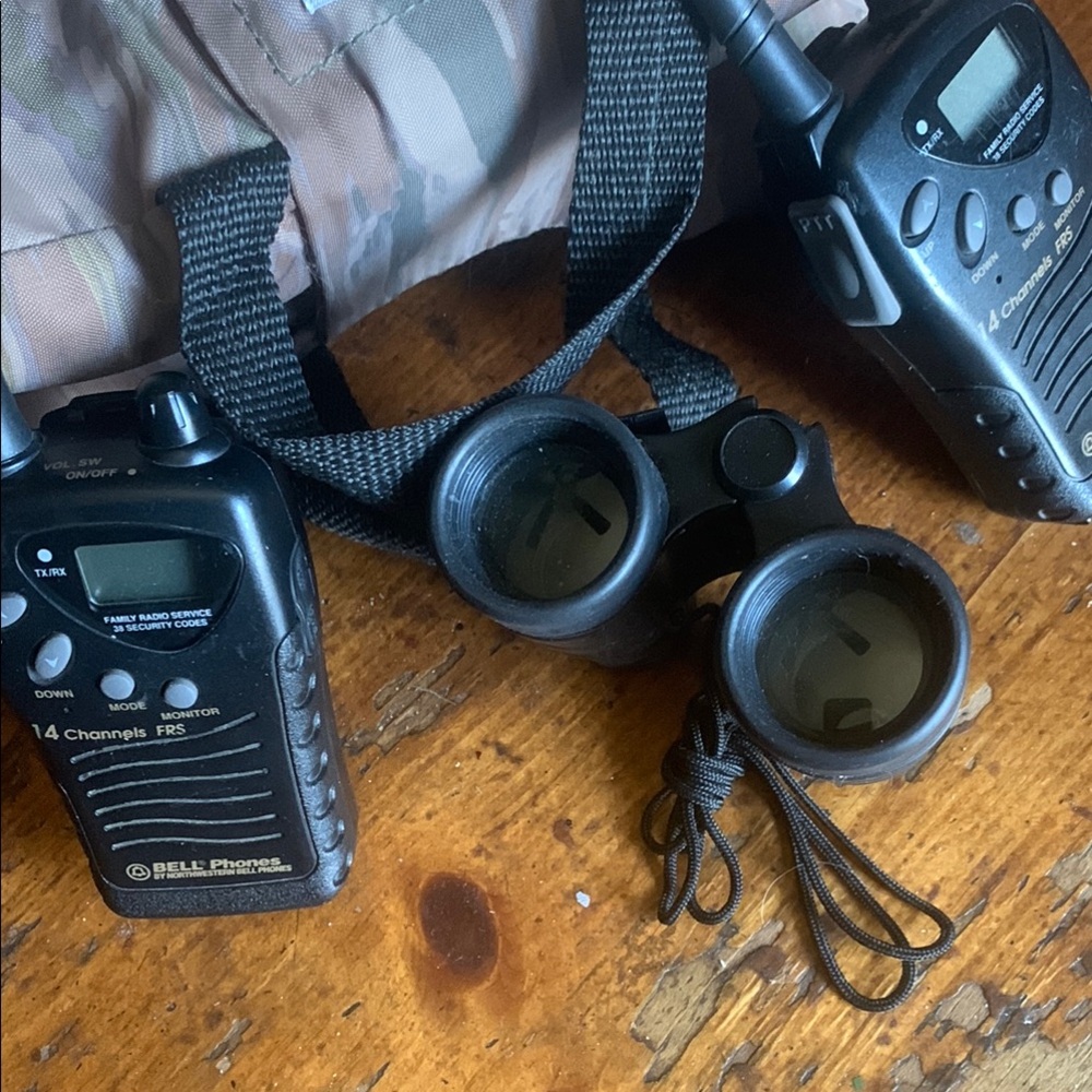 Bundle Black Two-Way walkie talkie LCD Display binocular and heat seat for one - Picture 3 of 9